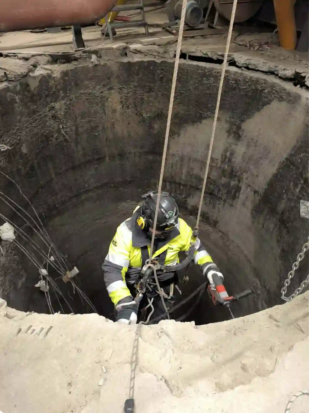 Hem 2 rope-access-industriklattrare-siloarbete-lantmannen